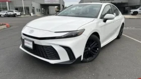 New 2025 Toyota Camry SE FWD