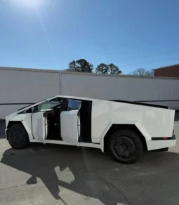 2025 Tesla Cybertruck